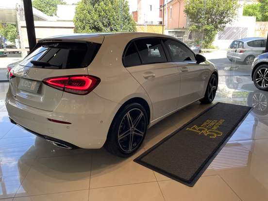 MERCEDES-BENZ-A 250-2019