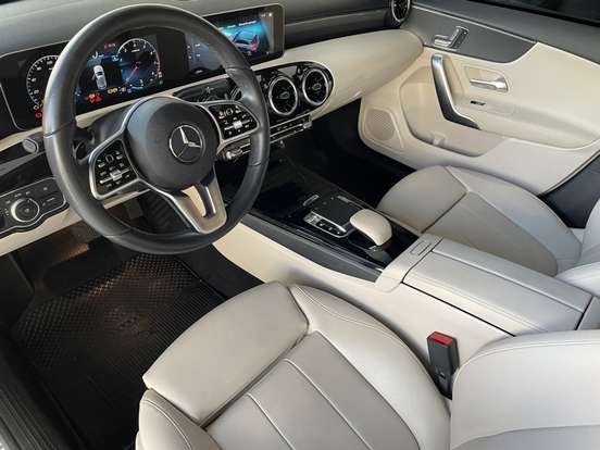 MERCEDES-BENZ-A 250-2019
