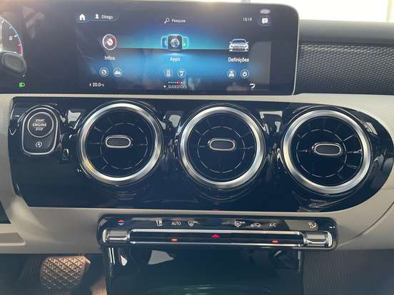 MERCEDES-BENZ-A 250-2019