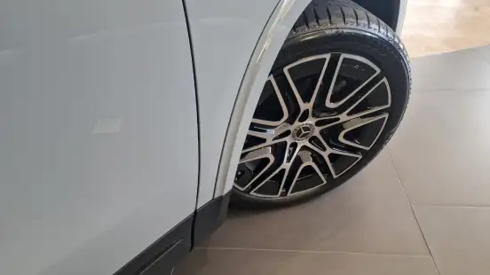 MERCEDES-BENZ-GLA 200-2026