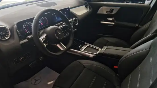 MERCEDES-BENZ-GLA 200-2026
