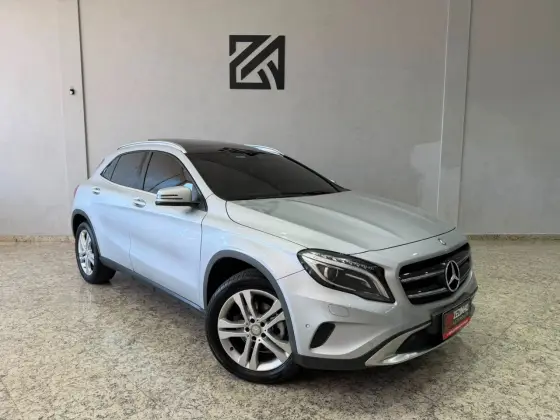 MERCEDES-BENZ GLA 200 1.6 CGI VISION 16V TURBO FLEX 4P AUTOMÁTICO MERCEDES-BENZ GLA 200 1.6 CGI VISION 16V TURBO FLEX 4P AUTOMÁTICO