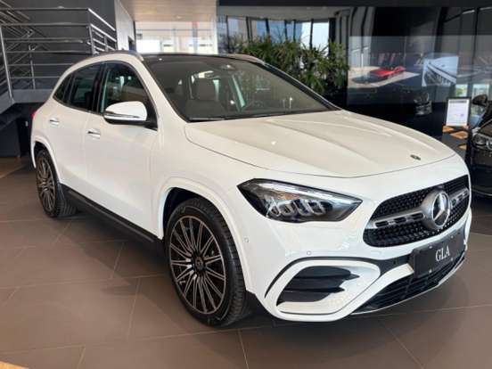 MERCEDES-BENZ-GLA 200-2025
