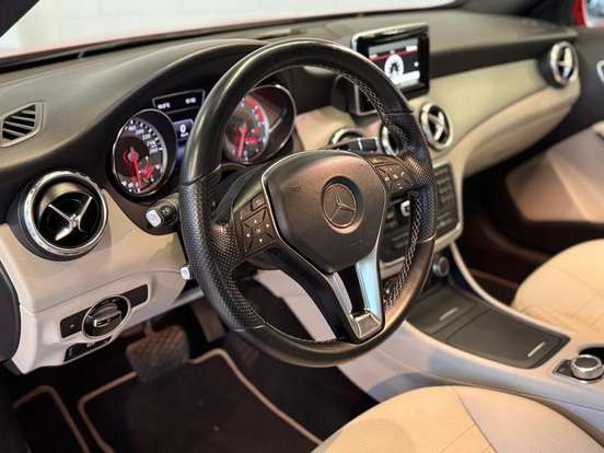 MERCEDES-BENZ-GLA 200-1.6 CGI ADVANCE 16V TURBO FLEX 4P AUTOMÁTICO MERCEDES-BENZ-GLA 200-2014