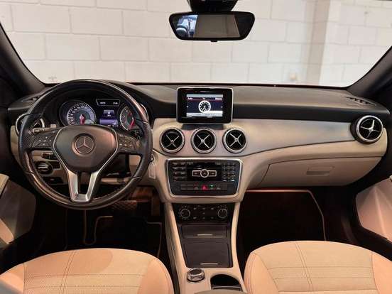MERCEDES-BENZ-GLA 200-1.6 CGI ADVANCE 16V TURBO FLEX 4P AUTOMÁTICO MERCEDES-BENZ-GLA 200-2014
