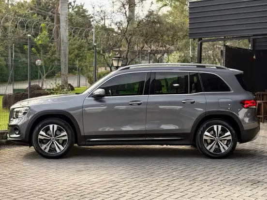 MERCEDES-BENZ-GLB 200-2021