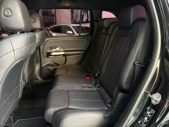 MERCEDES-BENZ-GLB 200-2021