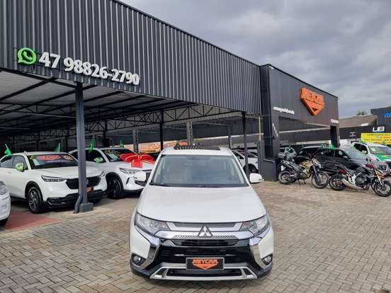 MITSUBISHI-OUTLANDER-2018