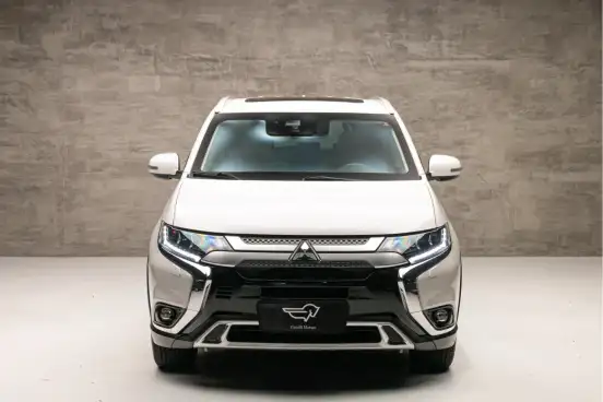 MITSUBISHI-OUTLANDER-2021