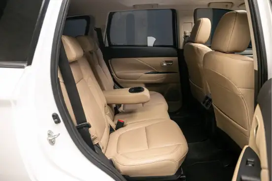 MITSUBISHI-OUTLANDER-2021