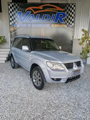 MITSUBISHI PAJERO TR4 2.0 4X4 16V FLEX 4P MANUAL MITSUBISHI PAJERO TR4 2.0 4X4 16V FLEX 4P MANUAL