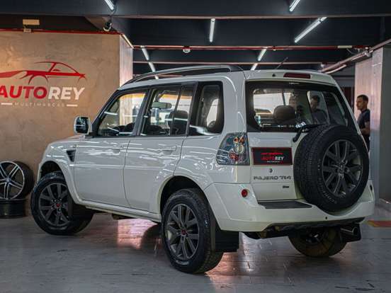 MITSUBISHI-PAJERO TR4-2.0 4X2 16V 140CV FLEX 4P AUTOMÁTICO MITSUBISHI-PAJERO TR4-2012
