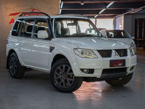 MITSUBISHI-PAJERO TR4-2.0 4X2 16V 140CV FLEX 4P AUTOMÁTICO MITSUBISHI-PAJERO TR4-2012