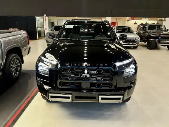 MITSUBISHI TRITON 2.4 BITURBO DIESEL CD KATANA 4X4 AUTOMÁTICO MITSUBISHI TRITON 2.4 BITURBO DIESEL CD KATANA 4X4 AUTOMÁTICO