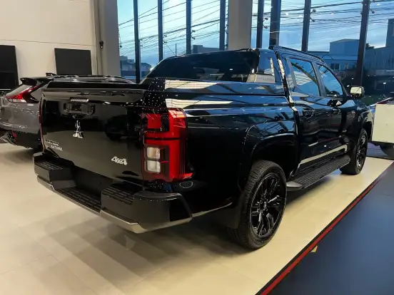 MITSUBISHI-TRITON-2026