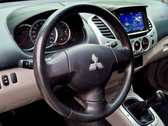 MITSUBISHI-L200 TRITON-2.4 HLS 4X2 CD 16V FLEX 4P MANUAL MITSUBISHI-L200 TRITON-2014