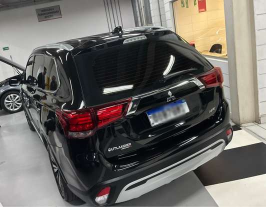MITSUBISHI-OUTLANDER-3.0 MIVEC V6 GASOLINA HPE-S AWD AUTOMÁTICO MITSUBISHI-OUTLANDER-2019