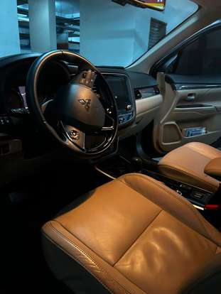 MITSUBISHI-OUTLANDER-2019
