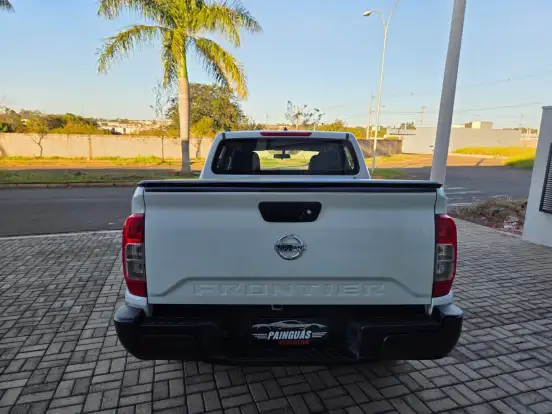 NISSAN-FRONTIER-2022
