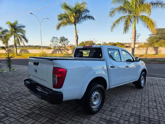 NISSAN-FRONTIER-2022