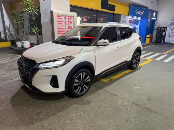 NISSAN KICKS 1.6 16V FLEXSTART EXCLUSIVE XTRONIC NISSAN KICKS 1.6 16V FLEXSTART EXCLUSIVE XTRONIC