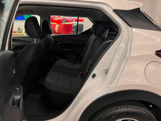 NISSAN-KICKS-2023