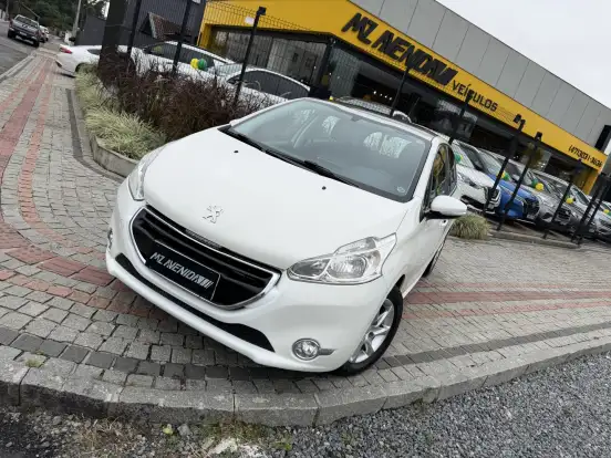 PEUGEOT-208-2015