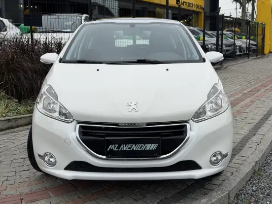 PEUGEOT-208-2015