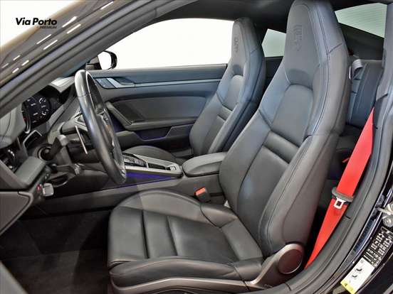 PORSCHE-911-2022