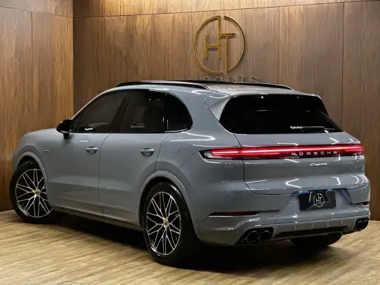 PORSCHE-CAYENNE-2024