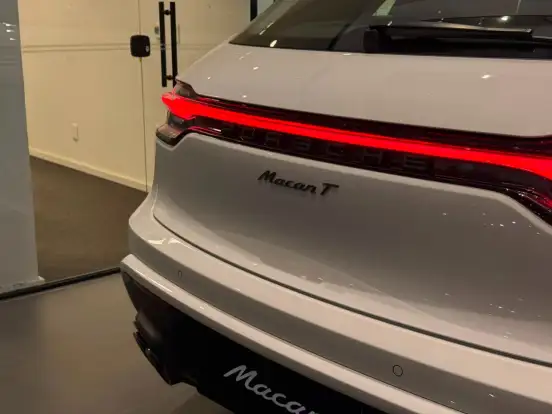 PORSCHE-MACAN-2025