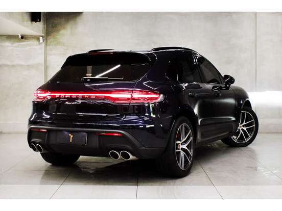 PORSCHE-MACAN-2021