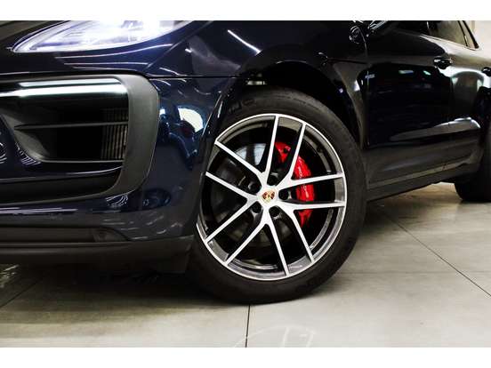PORSCHE-MACAN-2021
