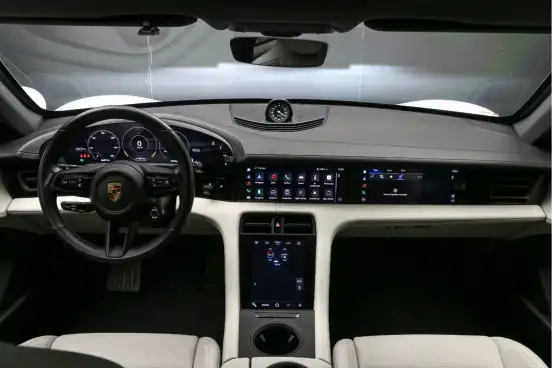 PORSCHE-TAYCAN-2023