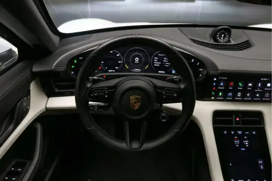 PORSCHE-TAYCAN-2023