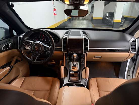 PORSCHE-CAYENNE-2017