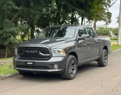RAM CLASSIC 5.7 V8 GASOLINA LARAMIE NIGHT EDITION CD 4X4 AUTOMÁTICO RAM CLASSIC 5.7 V8 GASOLINA LARAMIE NIGHT EDITION CD 4X4 AUTOMÁTICO