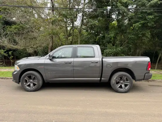 RAM-CLASSIC-5.7 V8 GASOLINA LARAMIE NIGHT EDITION CD 4X4 AUTOMÁTICO RAM-CLASSIC-2022