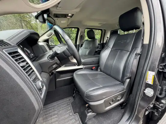 RAM-CLASSIC-5.7 V8 GASOLINA LARAMIE NIGHT EDITION CD 4X4 AUTOMÁTICO RAM-CLASSIC-2022