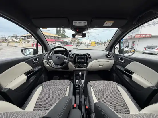 RENAULT-CAPTUR-2021