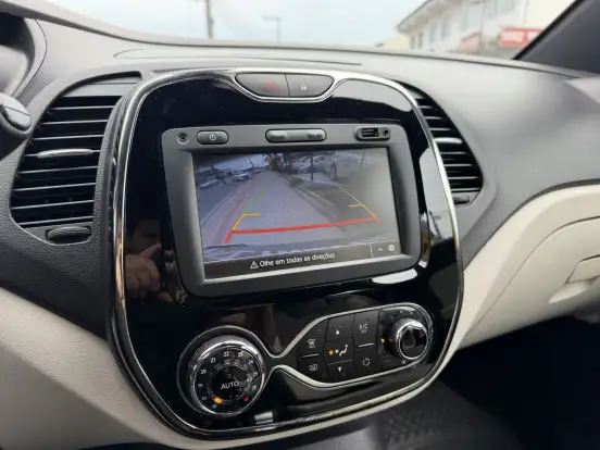 RENAULT-CAPTUR-2021