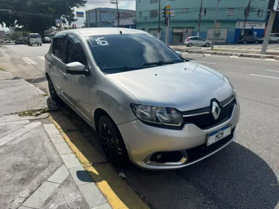 RENAULT SANDERO 1.6 EXPRESSION 8V FLEX 4P MANUAL RENAULT SANDERO 1.6 EXPRESSION 8V FLEX 4P MANUAL