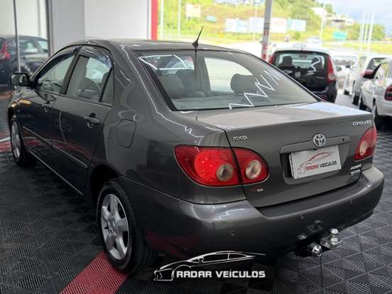 TOYOTA-COROLLA-2005