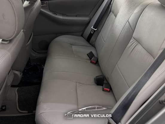 TOYOTA-COROLLA-2005