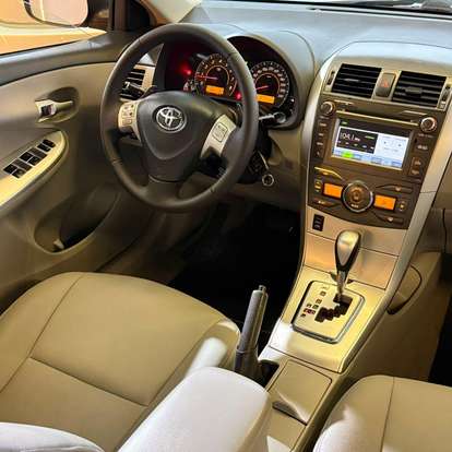 TOYOTA-COROLLA-2013