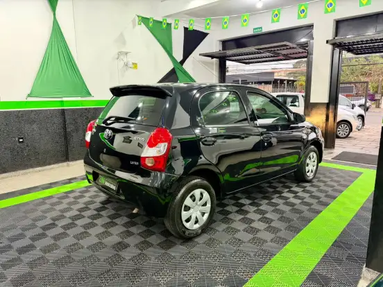 TOYOTA-ETIOS-2015