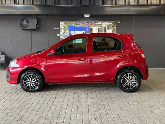 TOYOTA-ETIOS-2017