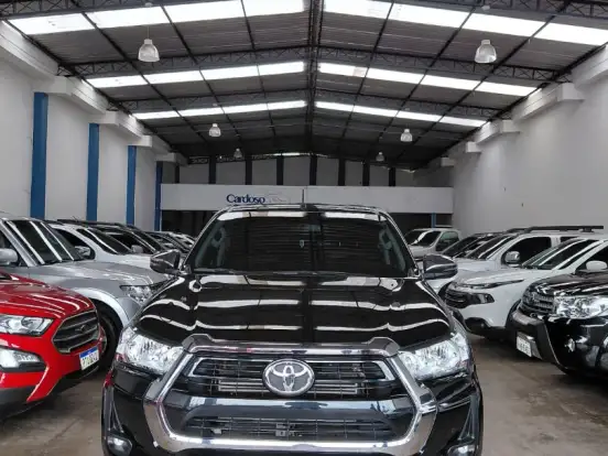 TOYOTA-HILUX-2.8 D-4D TURBO DIESEL CD SRV 4X4 AUTOMÁTICO TOYOTA-HILUX-2023