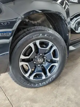 TOYOTA-HILUX-2023