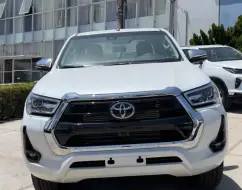 TOYOTA HILUX 2.8 D-4D TURBO DIESEL CD SRX 4X4 AUTOMÁTICO TOYOTA HILUX 2.8 D-4D TURBO DIESEL CD SRX 4X4 AUTOMÁTICO